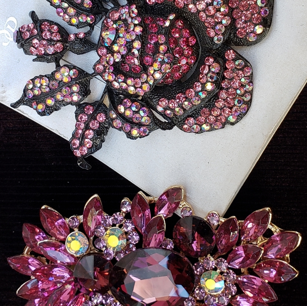 Brooch - Picture 2 of 2